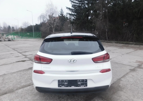 Hyundai I30 cena 48900 przebieg: 223500, rok produkcji 2018 z Jarosław małe 352